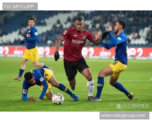 德甲汉堡队力克汉诺威96,取得关键胜利,保住降级希望